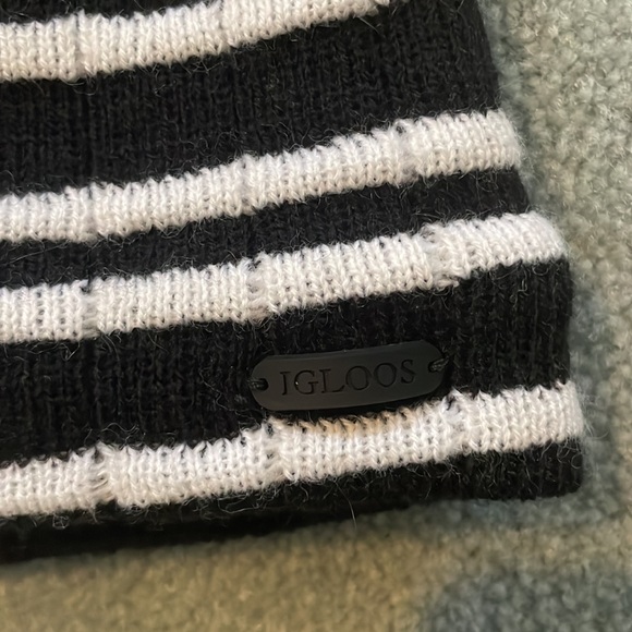 black and white stripe unisex hat - Picture 2 of 5